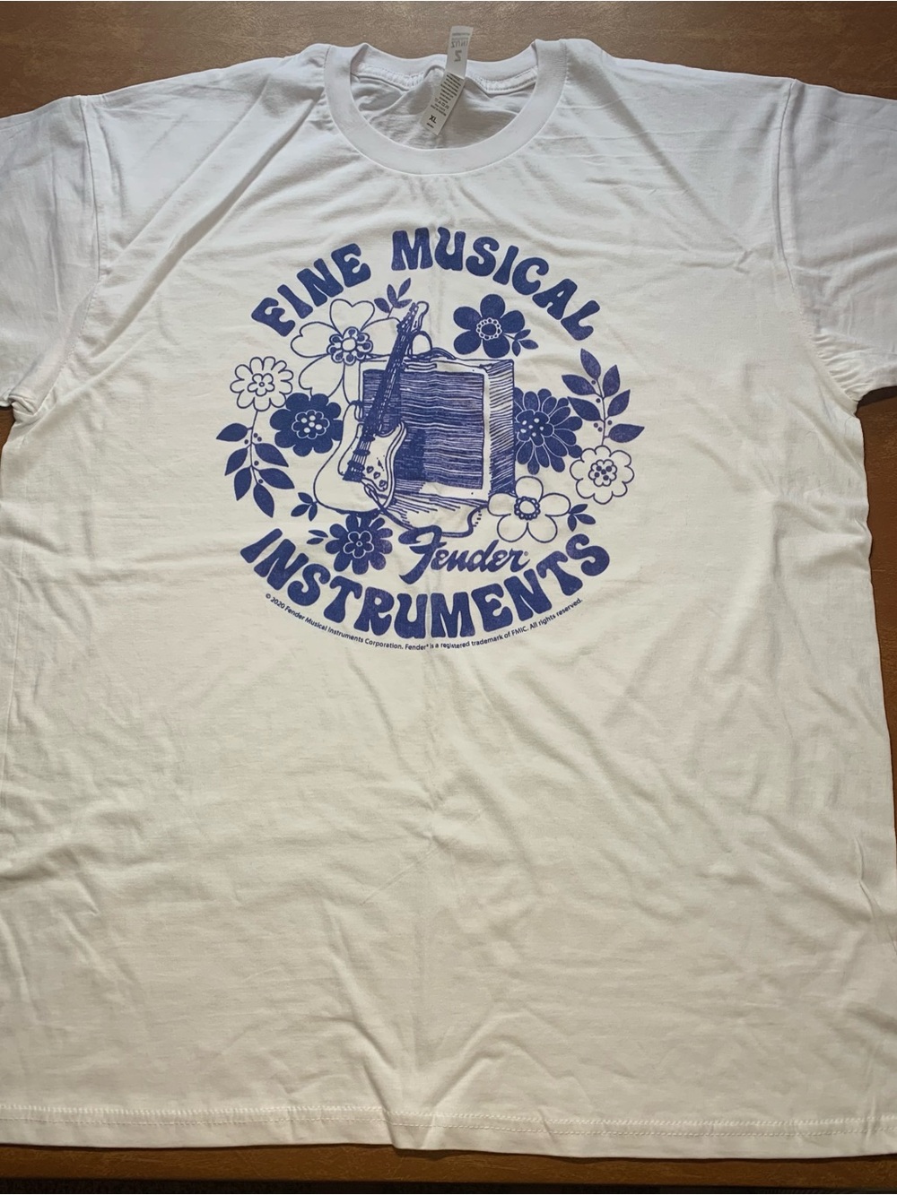 Fender Zuni Sportswear White Blue Guitar Amp Flowers Unisex Tee Shirt T-Shirt XL